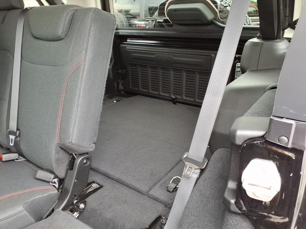 2025 Jeep Wrangler 4-Door Rubicon - Photo 33