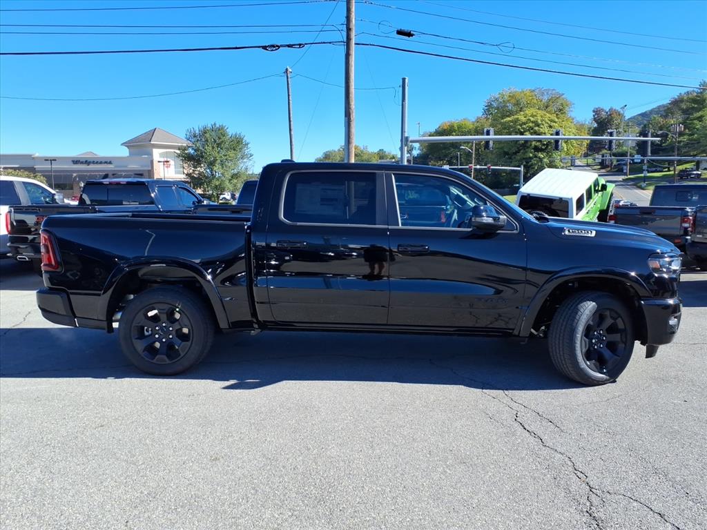 New 2027 Ram 1500 BIG HORN CREW CAB 4X4 5'7 BOX Pickup