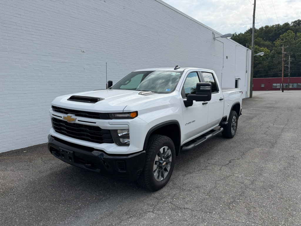 Used 2024 Chevrolet Silverado Custom Crew Cab