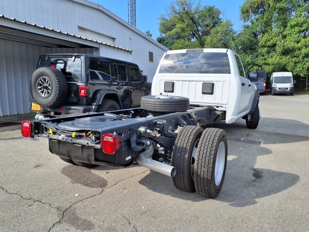 New 2025 Ram 5500 Chassis Cab 5500 TRADESMAN CHASSIS CREW CAB 4X4 84' CA Pickup