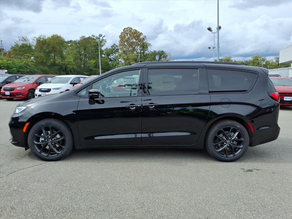2026 Chrysler Pacifica Select - Photo 7