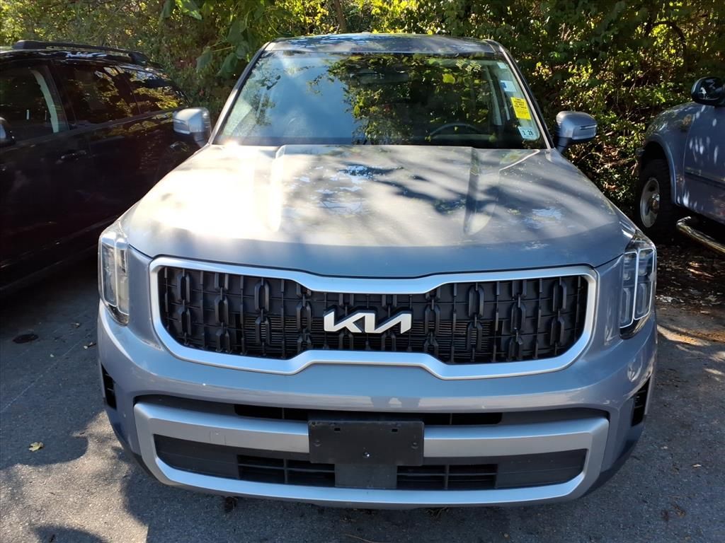 2023 Kia Telluride LX photo 2
