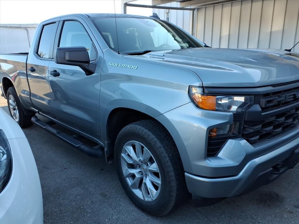 2024 Chevrolet Silverado Custom photo 2