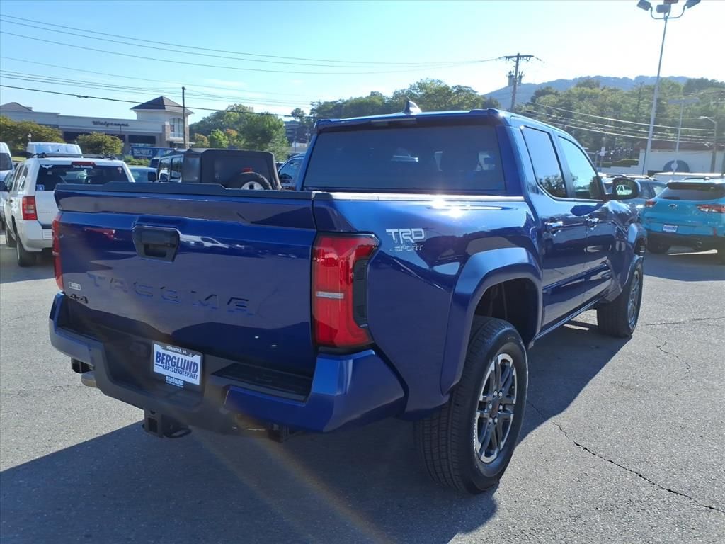 2025 Toyota Tacoma TRD Sport photo 4