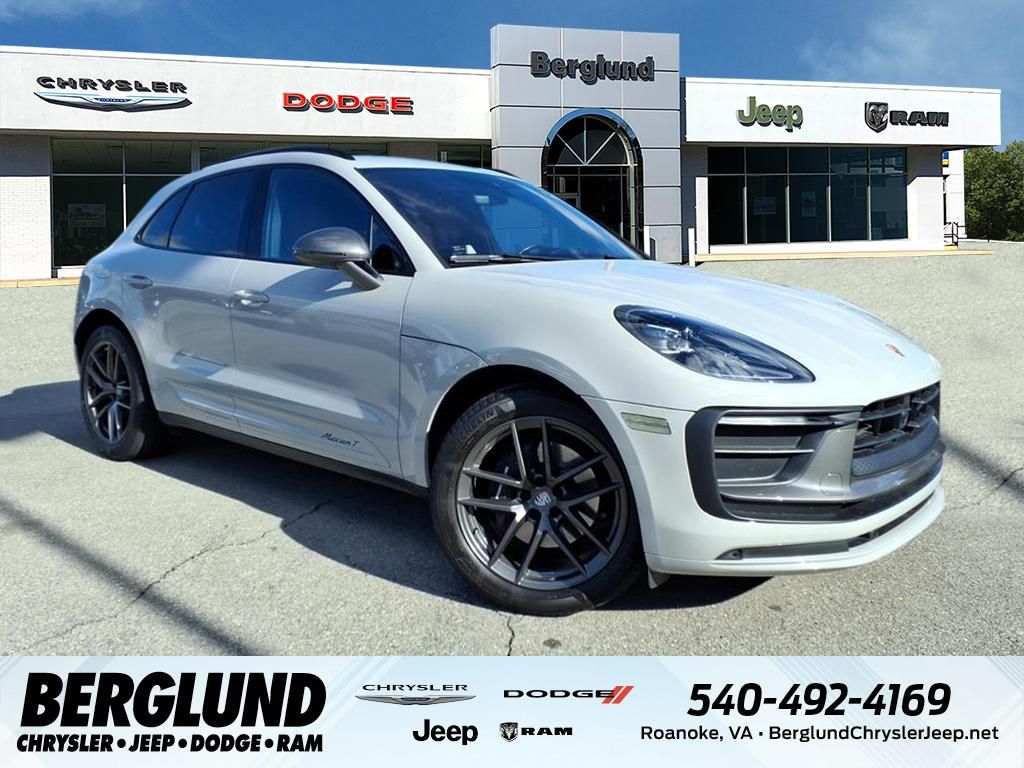 2023 Porsche Macan T's photo
