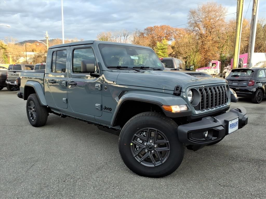 New 2026 Jeep Gladiator SPORT S 4X4 Pickup