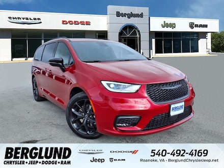 2026 Chrysler Pacifica LIMITED Passenger Van