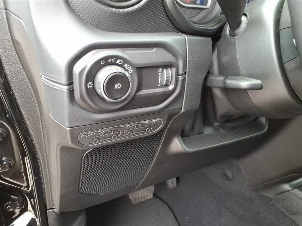 2025 Jeep Wrangler 4-Door Rubicon - Photo 16