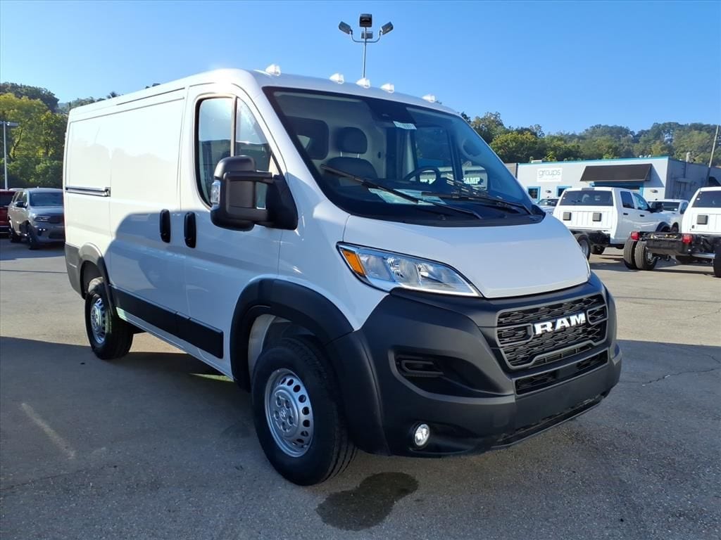 New 2025 Ram ProMaster PROMASTER 1500 TRADESMAN CARGO VAN LOW ROOF 118' W Cargo Van