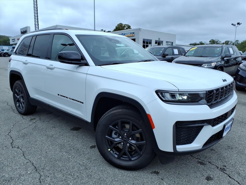 New 2027 Jeep Grand Cherokee Laredo Altitude Sport Utility