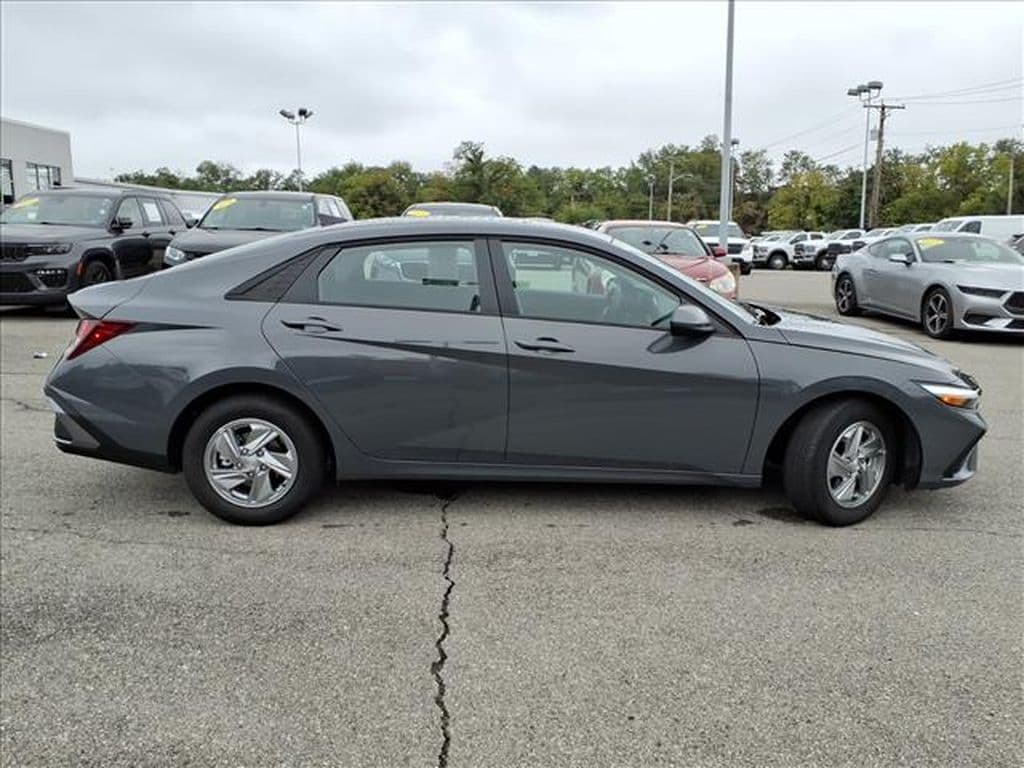 Used 2026 Hyundai Elantra SE Sedan