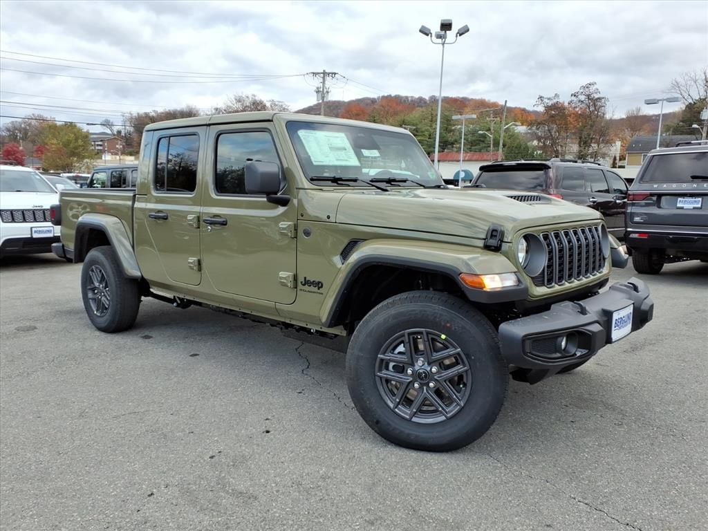 New 2026 Jeep Gladiator SPORT S 4X4 Pickup