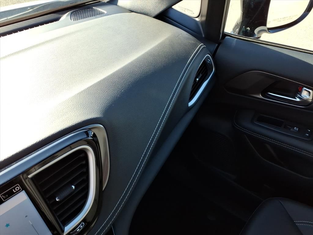2026 Chrysler Pacifica Select - Photo 28