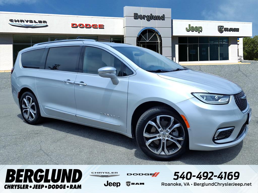 2024 Chrysler Pacifica Passenger Van 