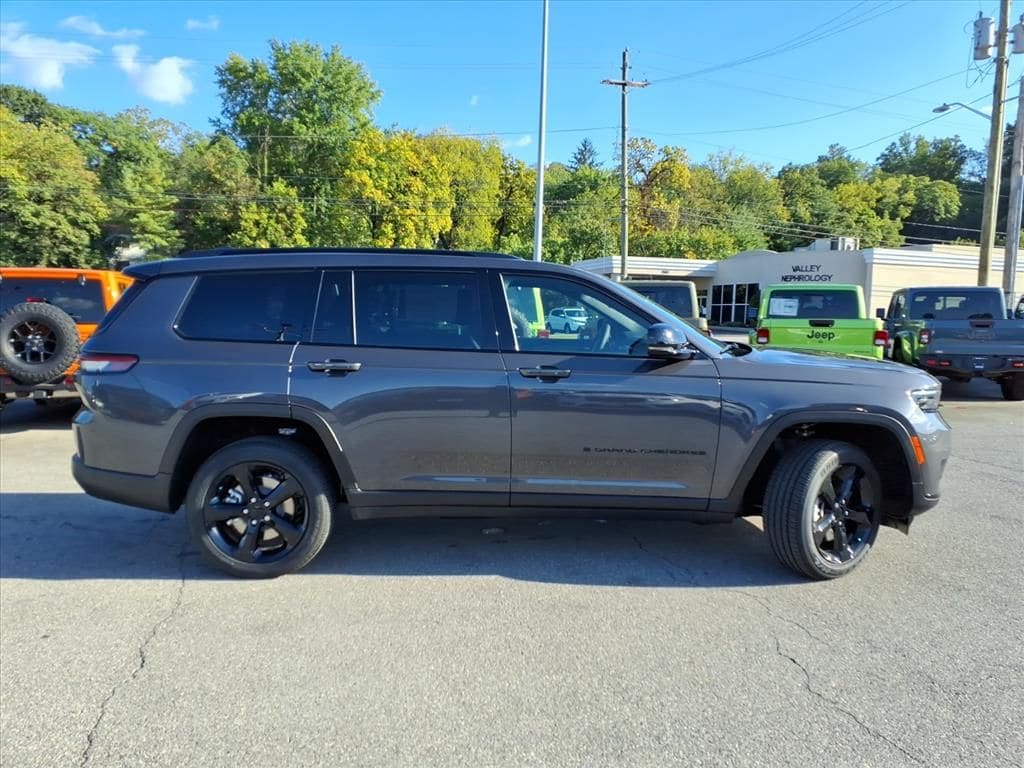 New 2025 Jeep Grand Cherokee L ALTITUDE X 4X4 Sport Utility