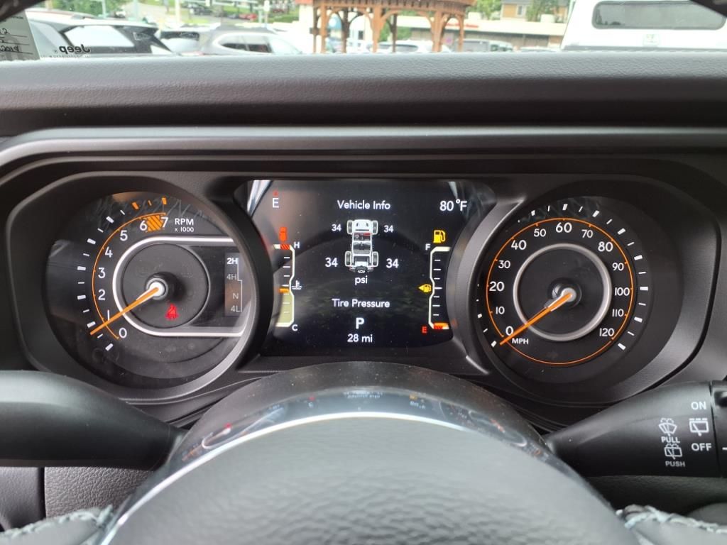 2025 Jeep Wrangler 4-Door Sahara - Photo 12