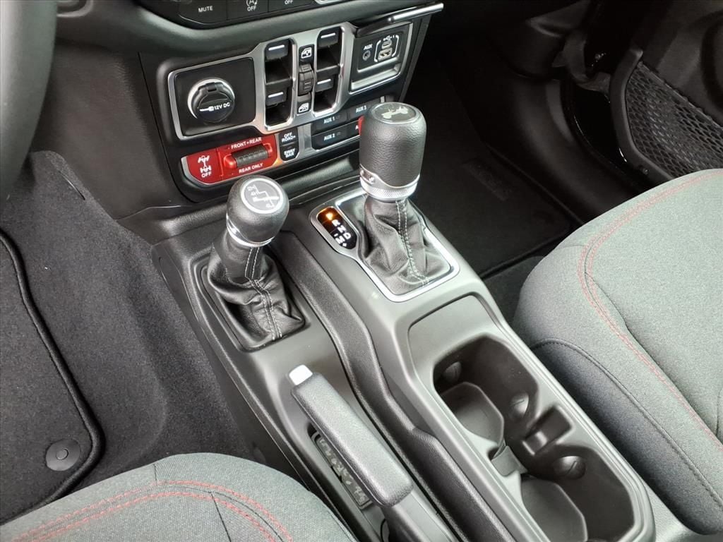 2025 Jeep Wrangler 4-Door Rubicon - Photo 25