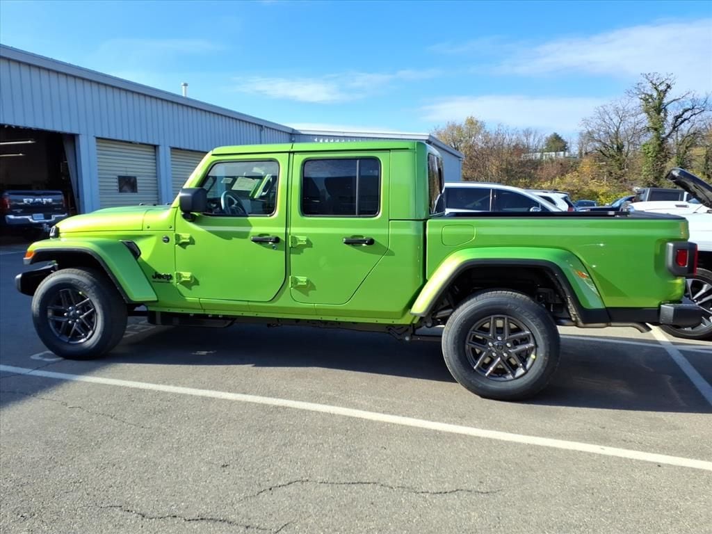 New 2026 Jeep Gladiator SPORT S 4X4 Pickup