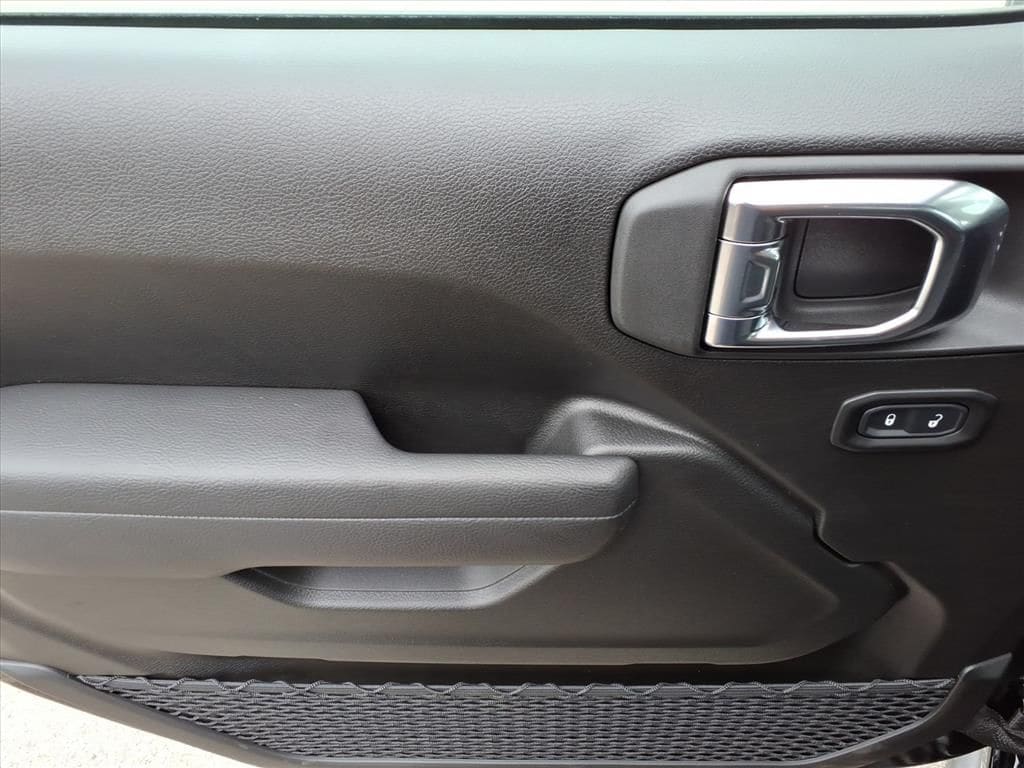 2025 Jeep Wrangler 4-Door Rubicon - Photo 15