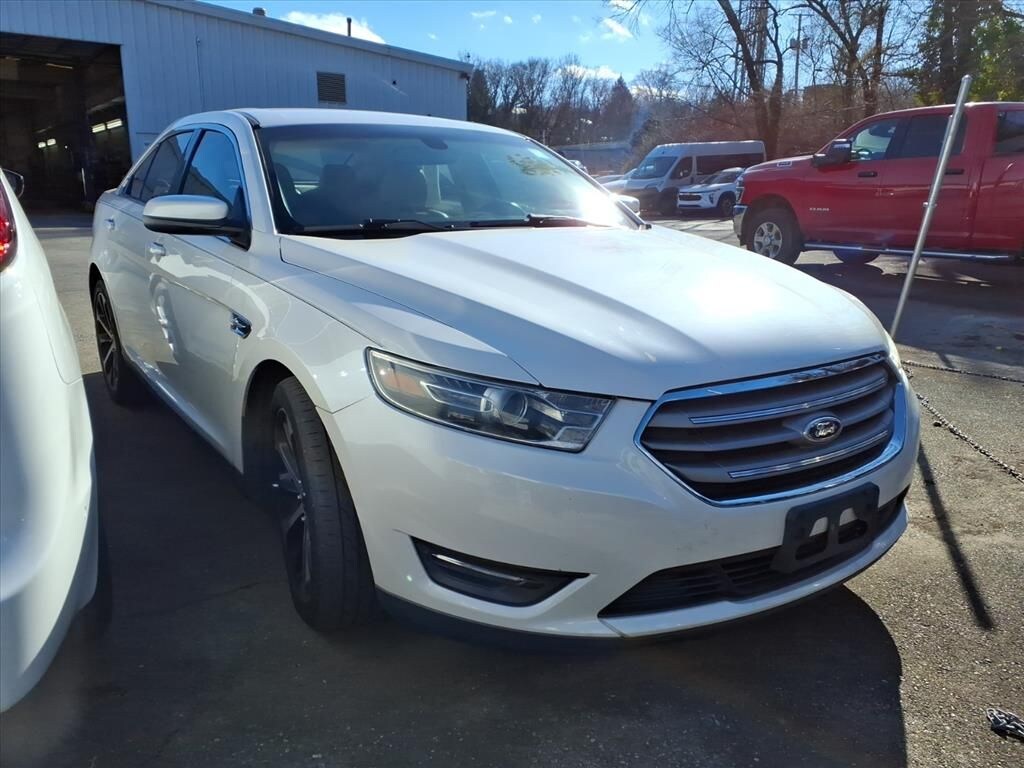 Used 2015 Ford Taurus SEL Sedan