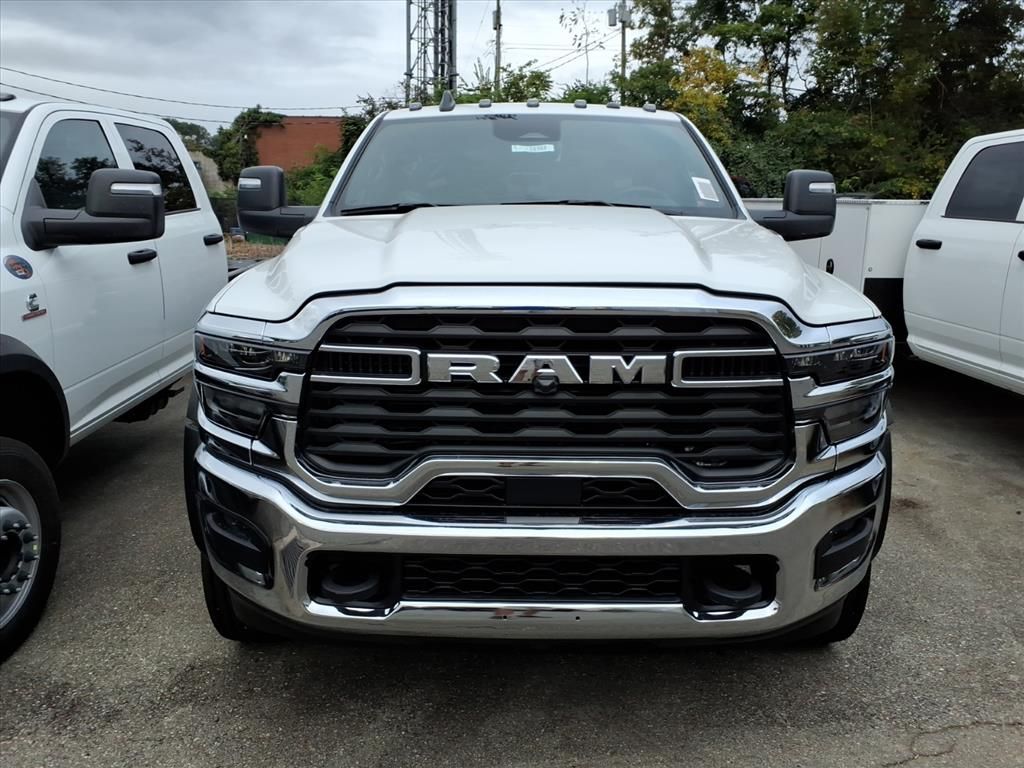 2026 Ram 5500 Tradesman photo 3