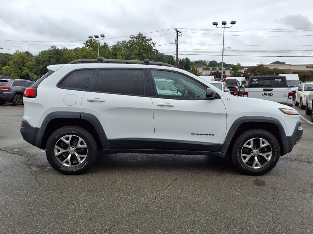 2016 Jeep Cherokee Trailhawk photo 3