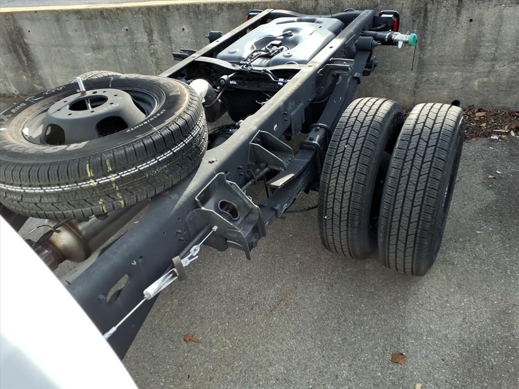 2025 Ram 3500 Tradesman photo 2