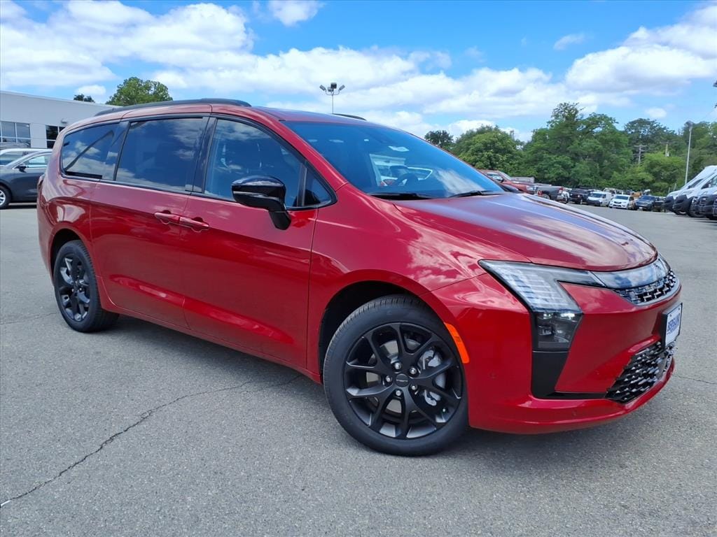 New 2027 Chrysler Pacifica LIMITED AWD Passenger Van