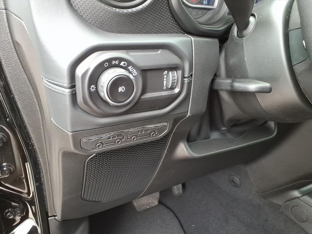 2025 Jeep Wrangler 4-Door Rubicon - Photo 17