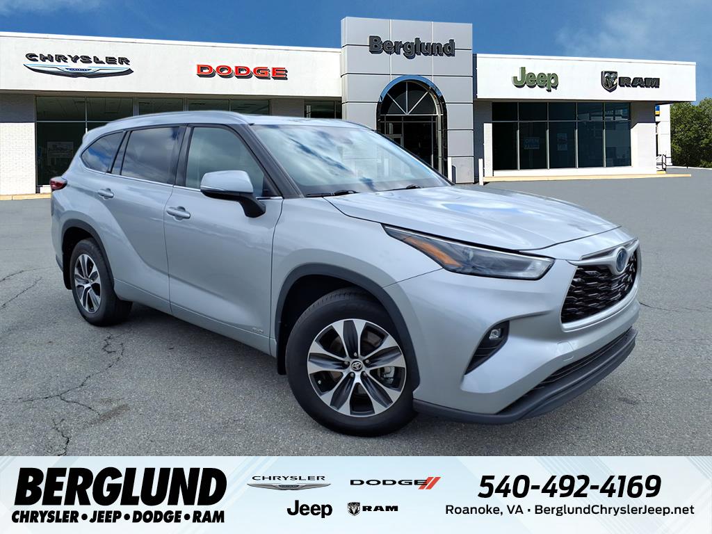 2022 Toyota Highlander Hybrid Wagon 