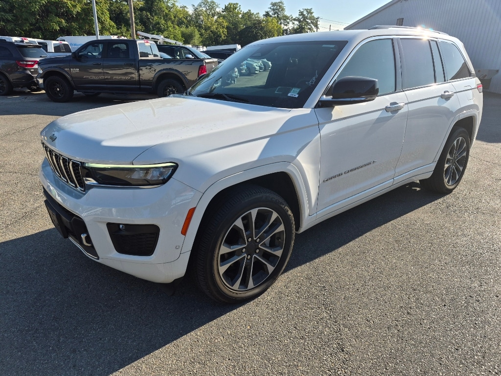 Used 2023 Jeep Grand Cherokee Overland Sport Utility