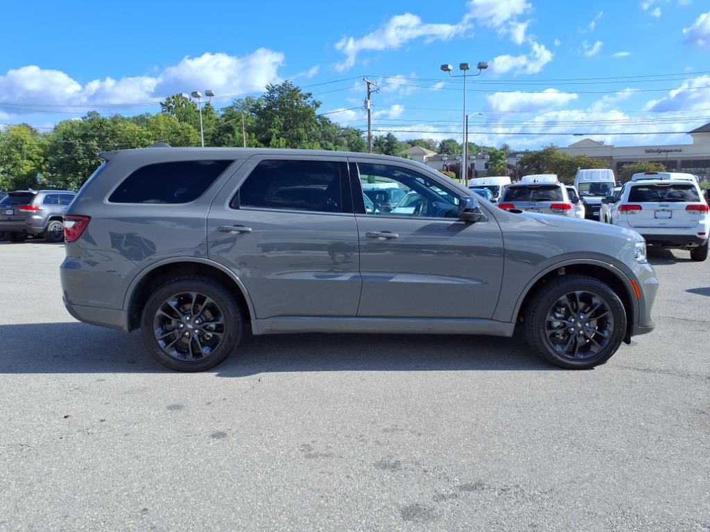 2022 Dodge Durango SXT photo 2