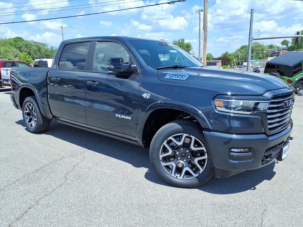 New 2026 Ram 1500 LARAMIE CREW CAB 4X4 5'7 BOX Pickup