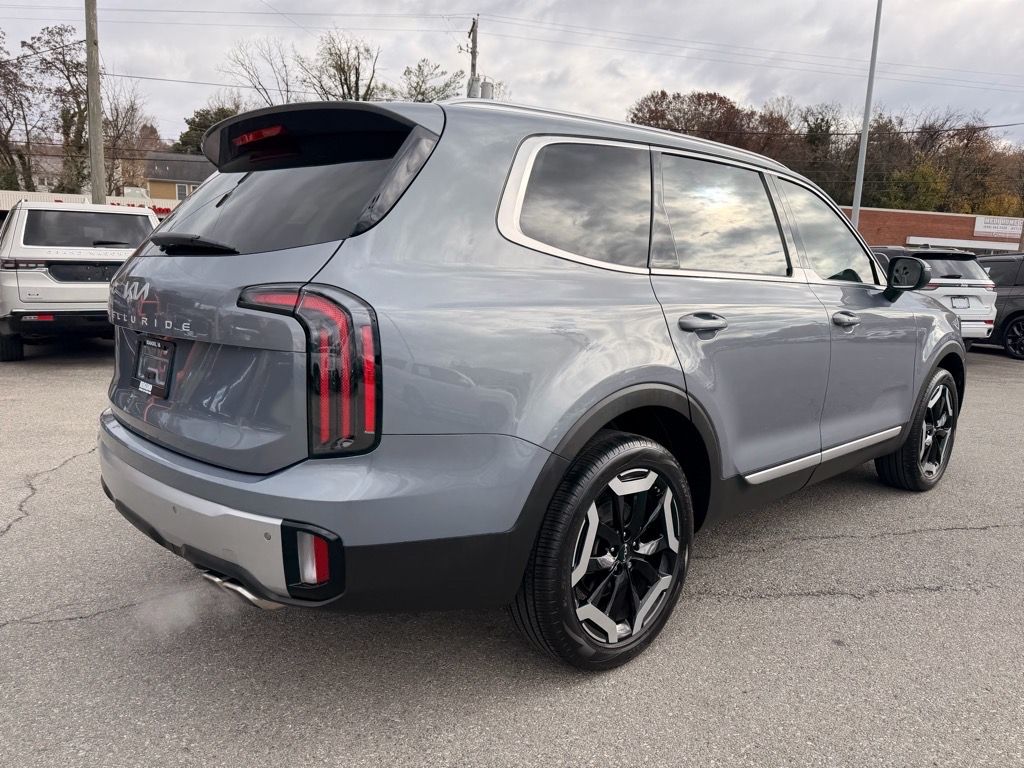 2023 Kia Telluride EX photo 2