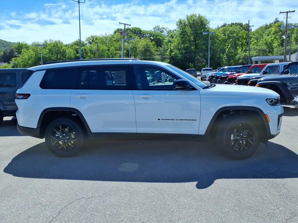 New 2026 Jeep Grand Cherokee L LAREDO ALTITUDE 4X4 Sport Utility
