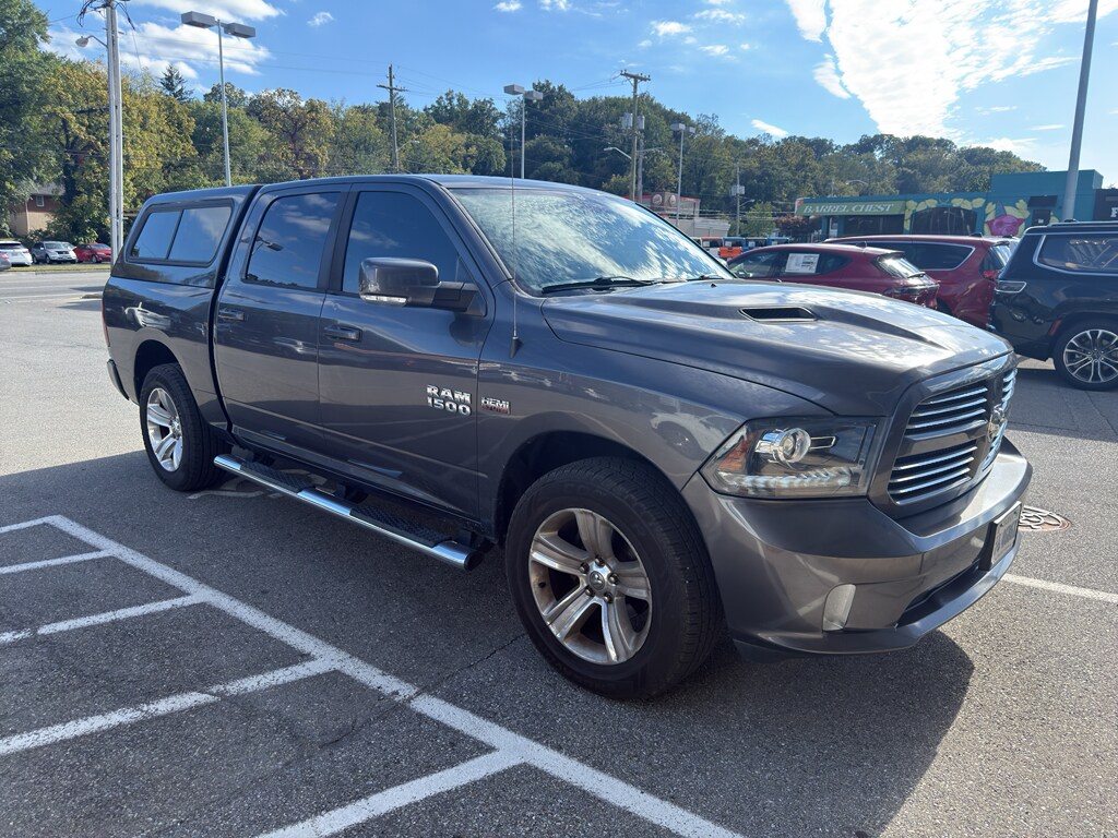 2016 Ram 1500 Sport photo 2