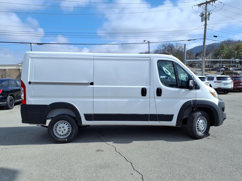 New 2026 Ram ProMaster PROMASTER 1500 TRADESMAN CARGO VAN LOW ROOF 136' W Cargo Van