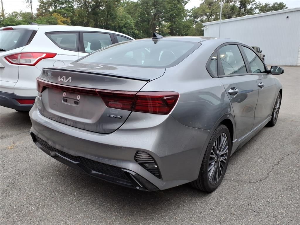 2022 Kia Forte GT-Line photo 3