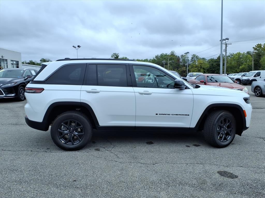 New 2027 Jeep Grand Cherokee Laredo Altitude Sport Utility