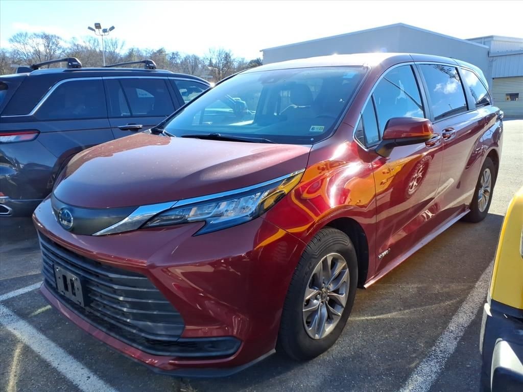 Used 2021 Toyota Sienna LE Passenger Van