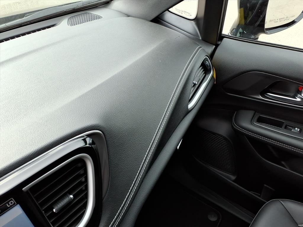 2026 Chrysler Pacifica Select - Photo 27