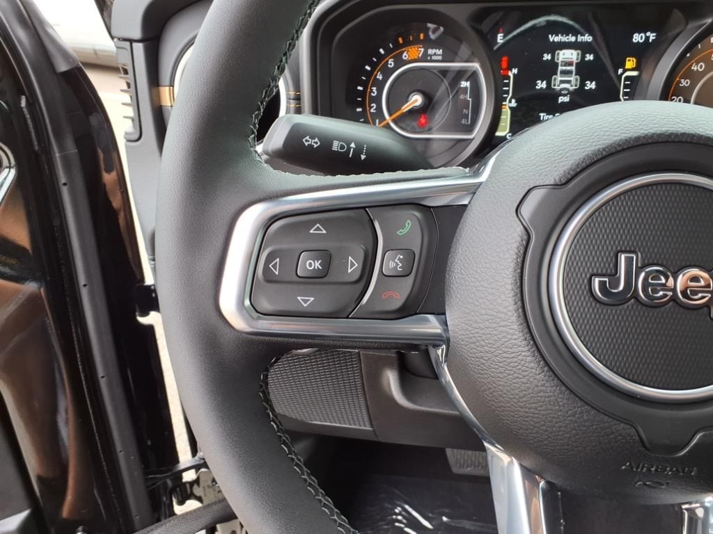2025 Jeep Wrangler 4-Door Sahara - Photo 13
