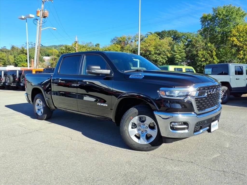 New 2025 Ram 1500 BIG HORN CREW CAB 4X4 5'7 BOX Pickup