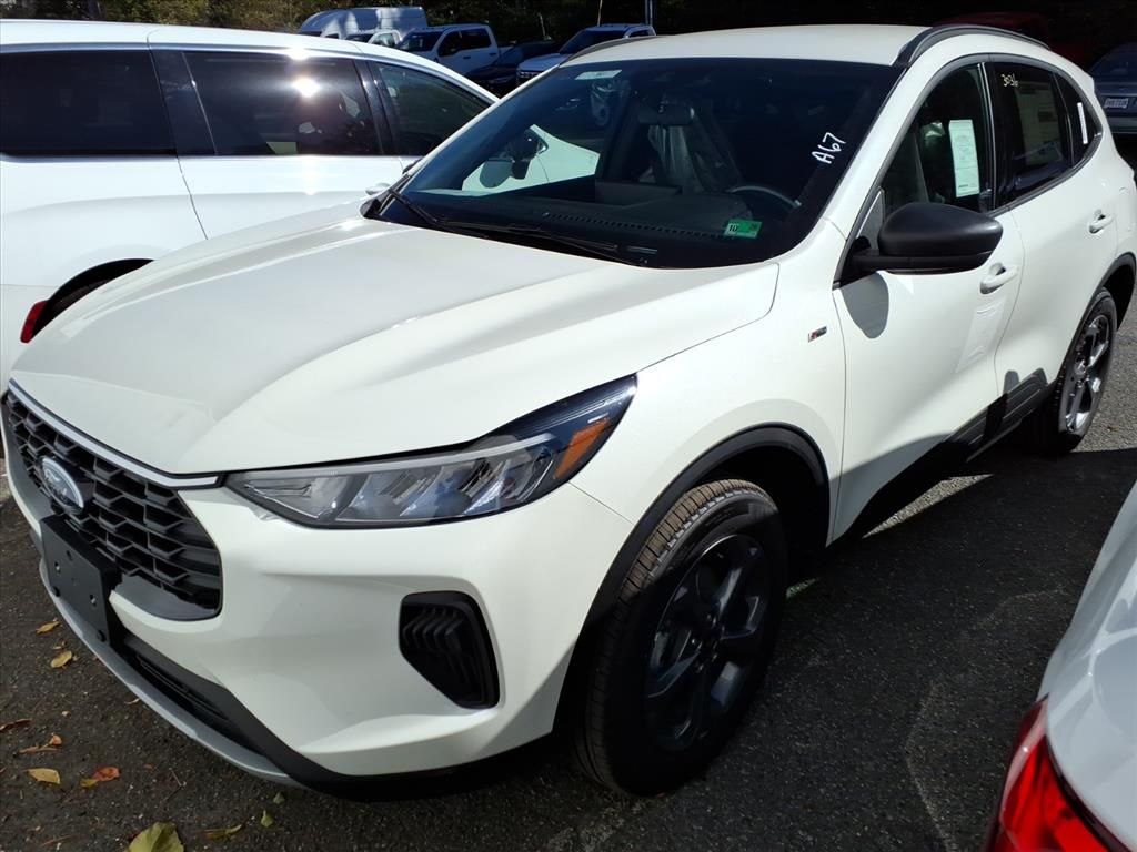 2026 Ford Escape ST-Line photo 2