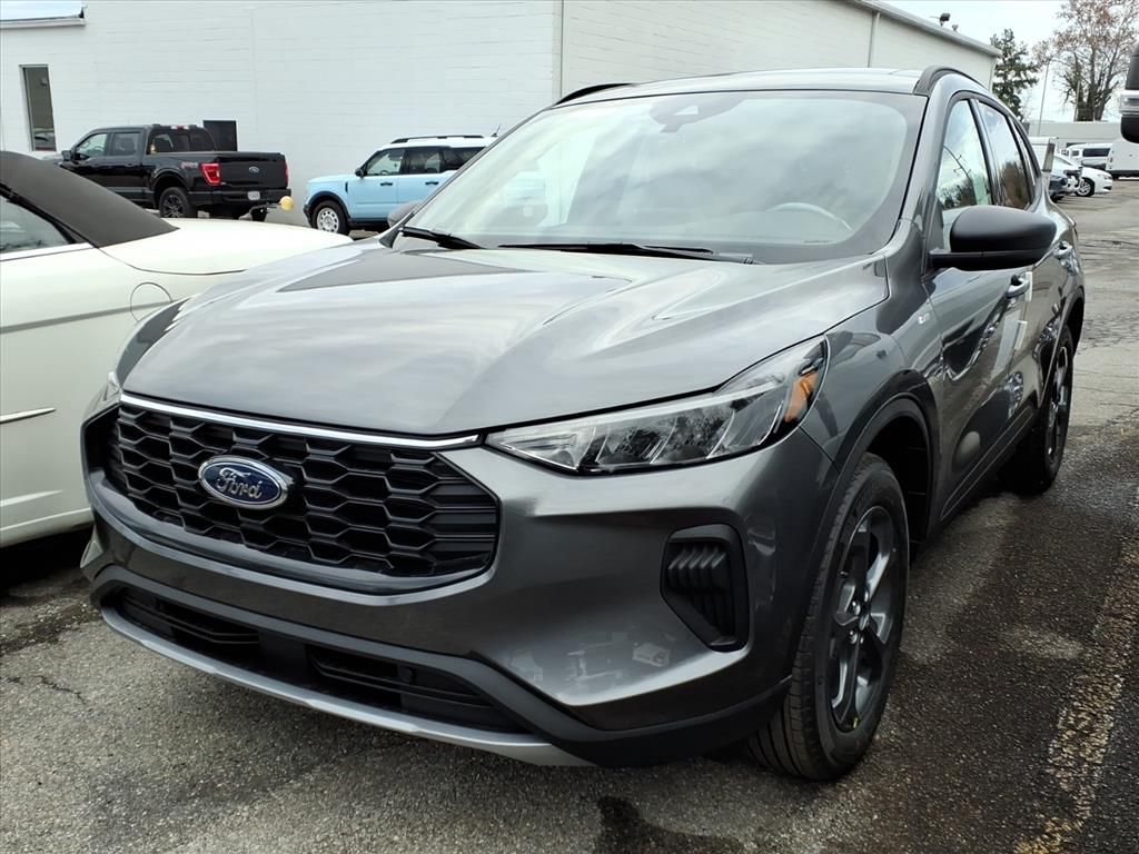 2026 Ford Escape ST-Line photo 2