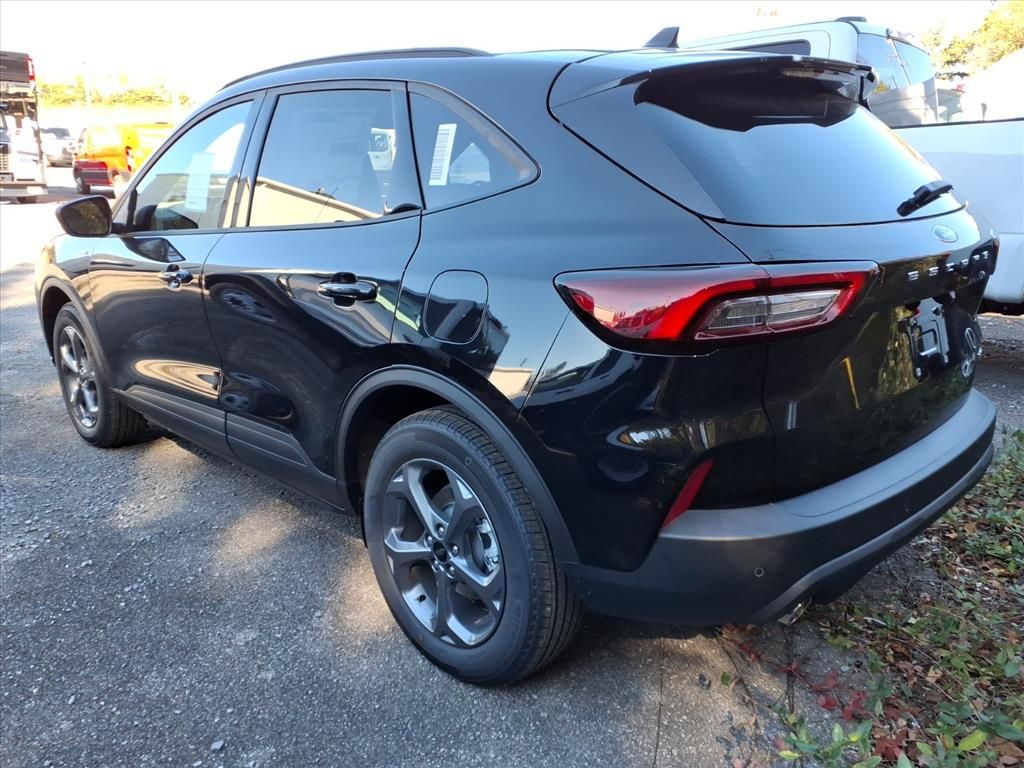2026 Ford Escape ST-Line photo 3