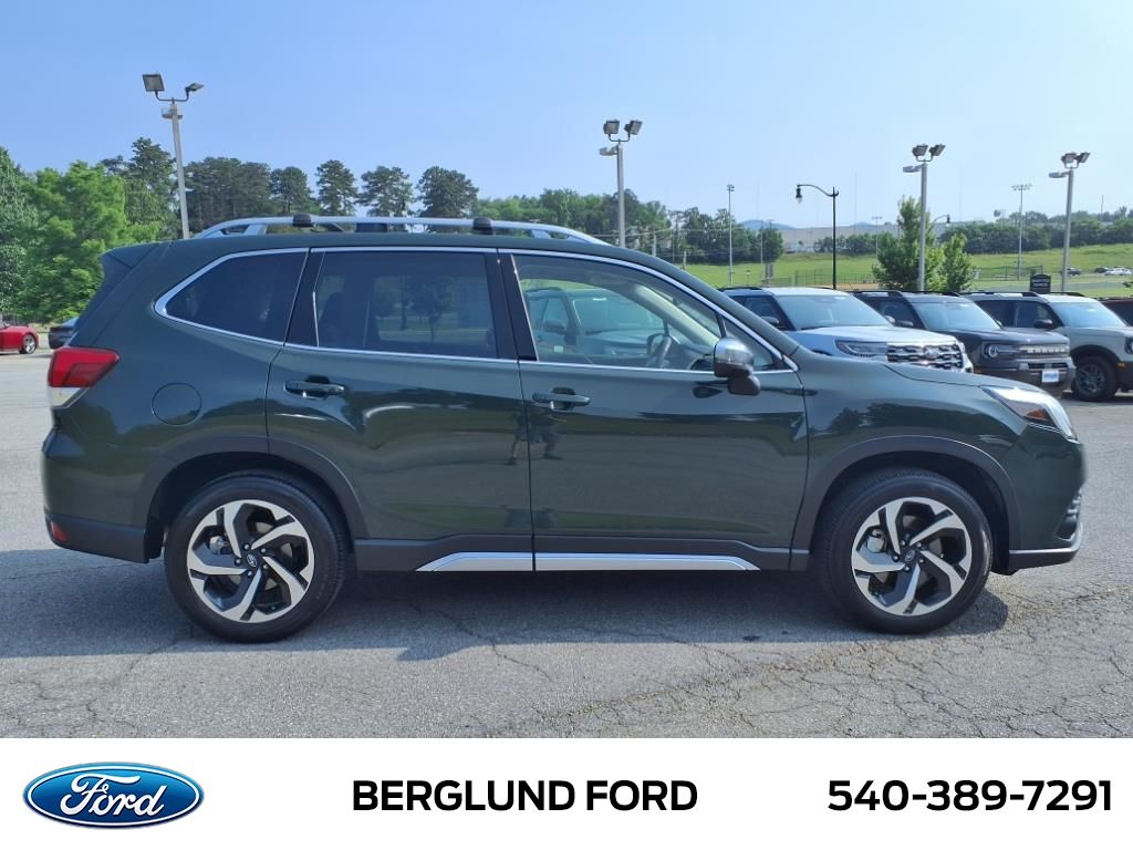 2023 Subaru Forester Touring photo 3