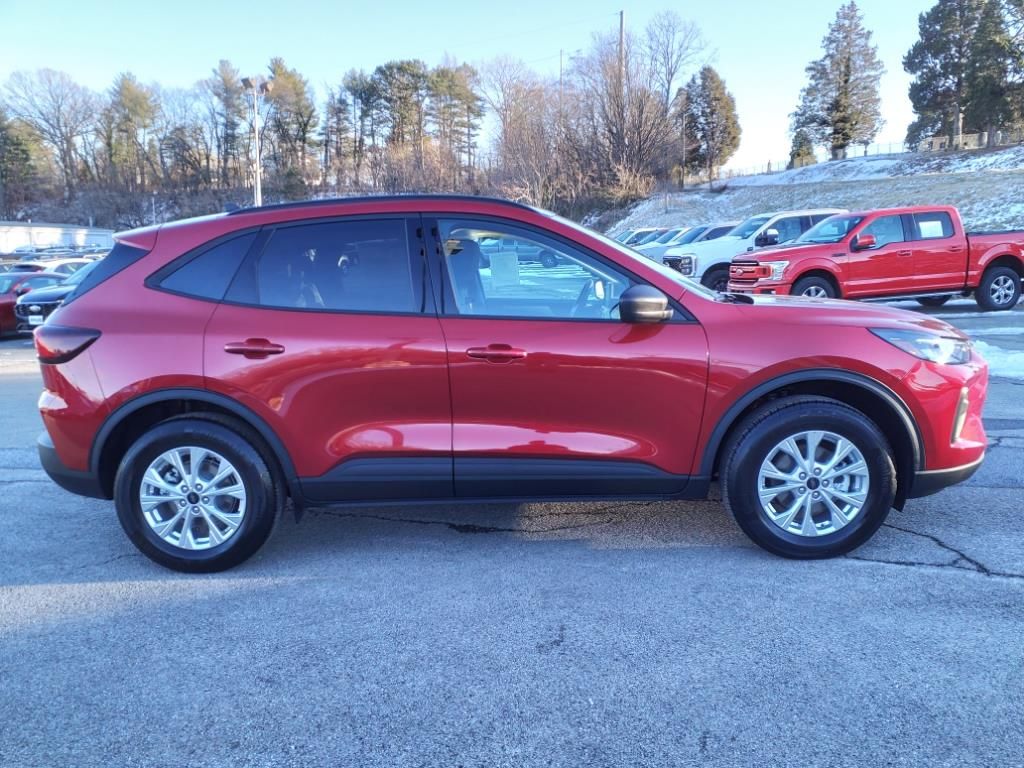 2025 Ford Escape Active photo 3