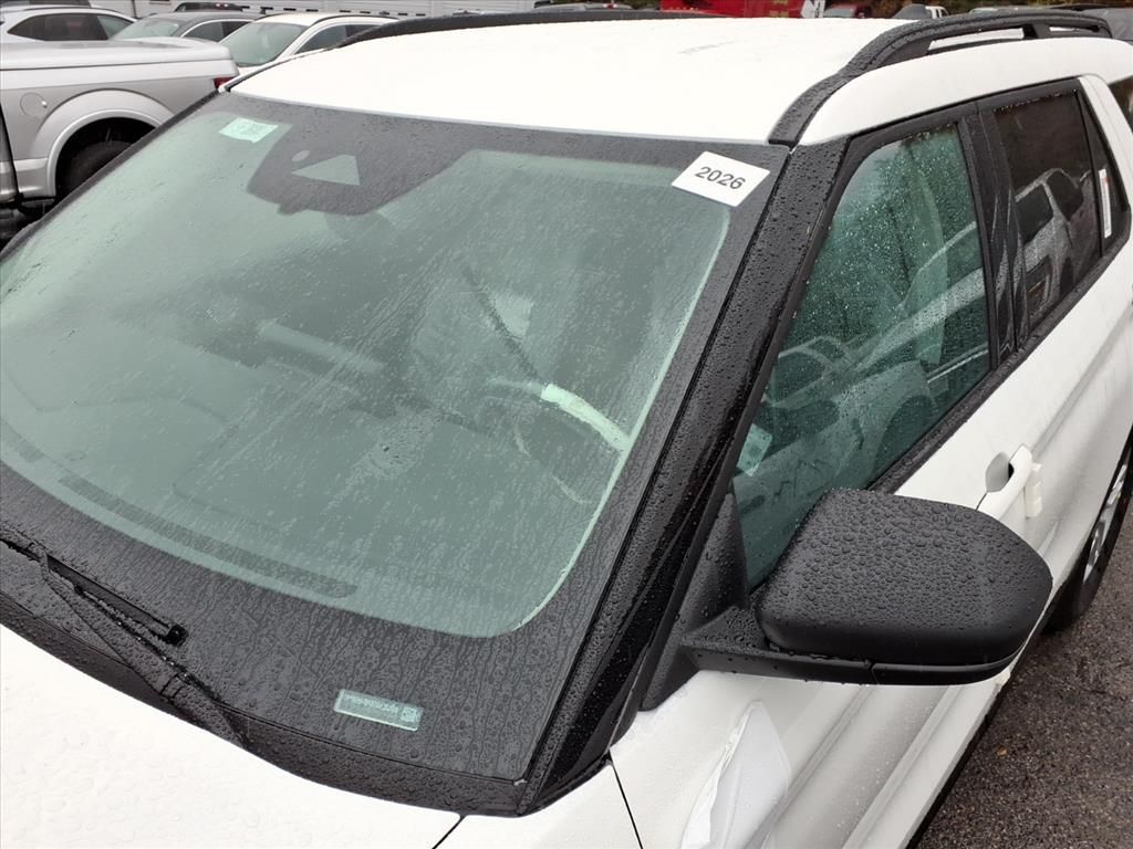 2026 Ford Explorer photo 3