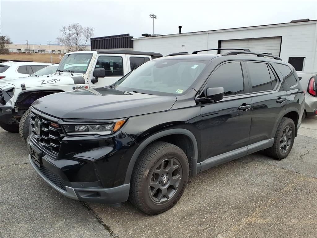 Used 2023 Honda Pilot TrailSport Sport Utility